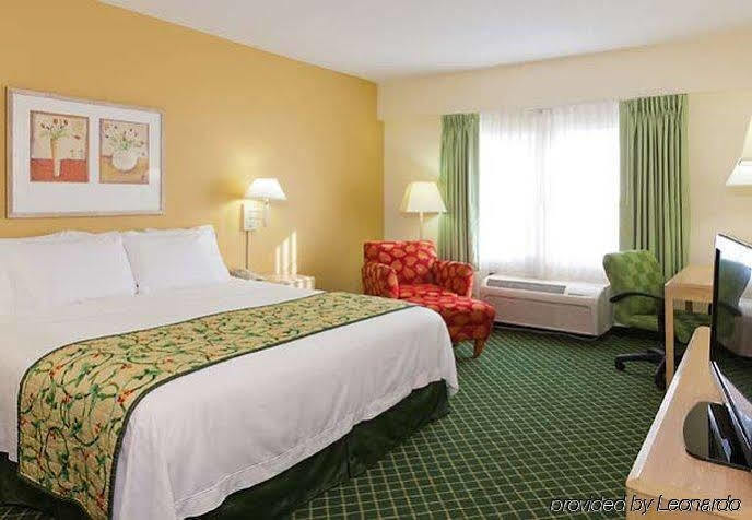 Hotel Fairfield And By Marriott Clearwater