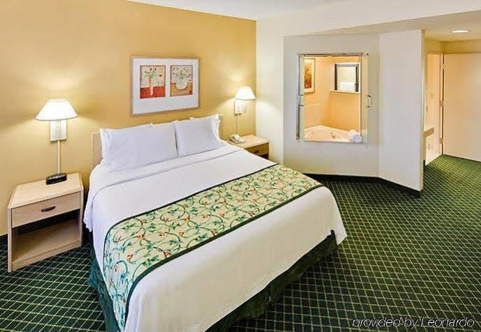 Fairfield And By Marriott 3*