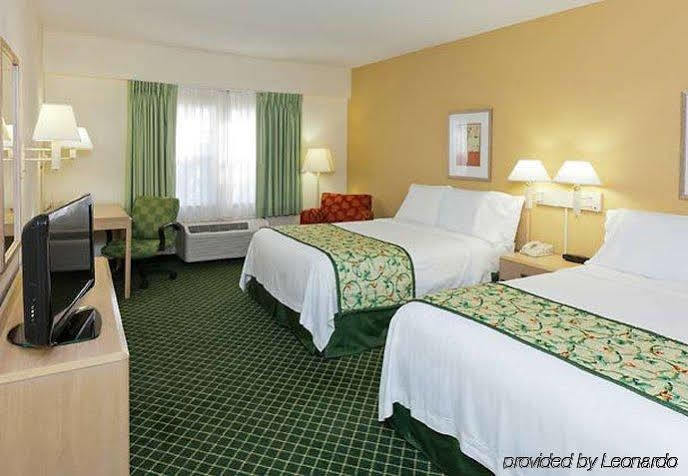 Hotel Fairfield And By Marriott 3*