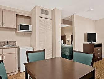 Ramada Limited And 2*