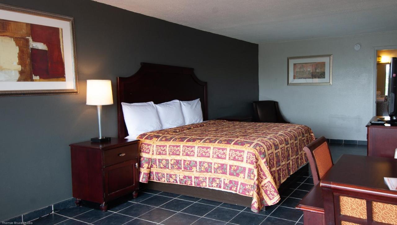 Express & - 5 Miles From St Petersburg Airport Hotel Clearwater