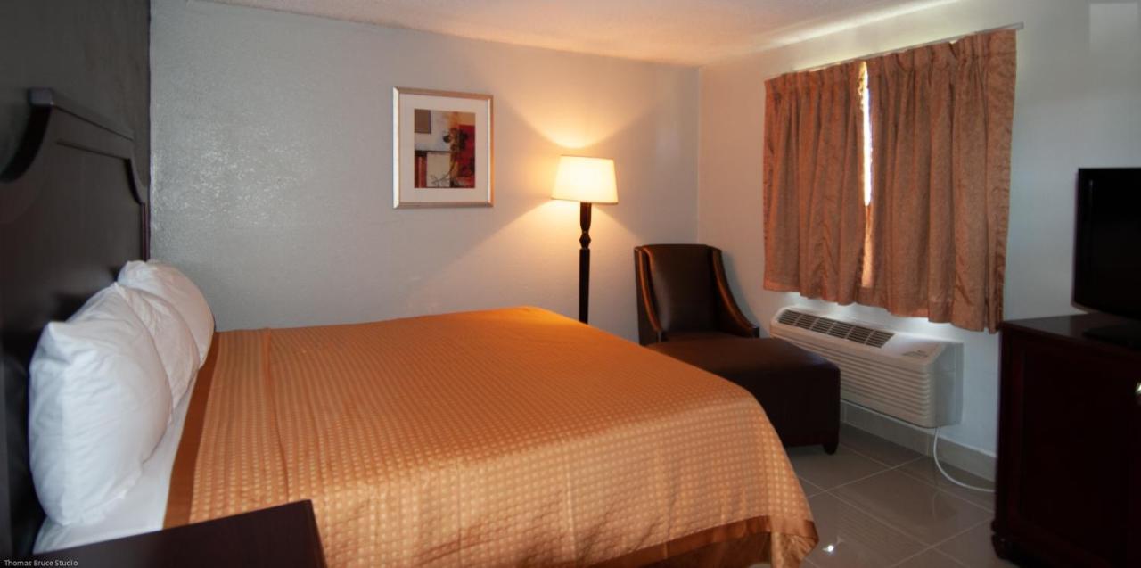 Express & - 5 Miles From St Petersburg Airport Hotel Clearwater