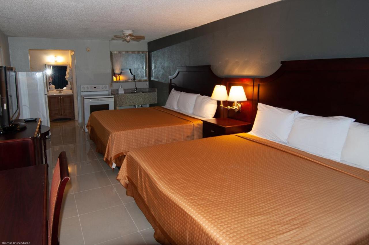 Hotel Express & - 5 Miles From St Petersburg Airport