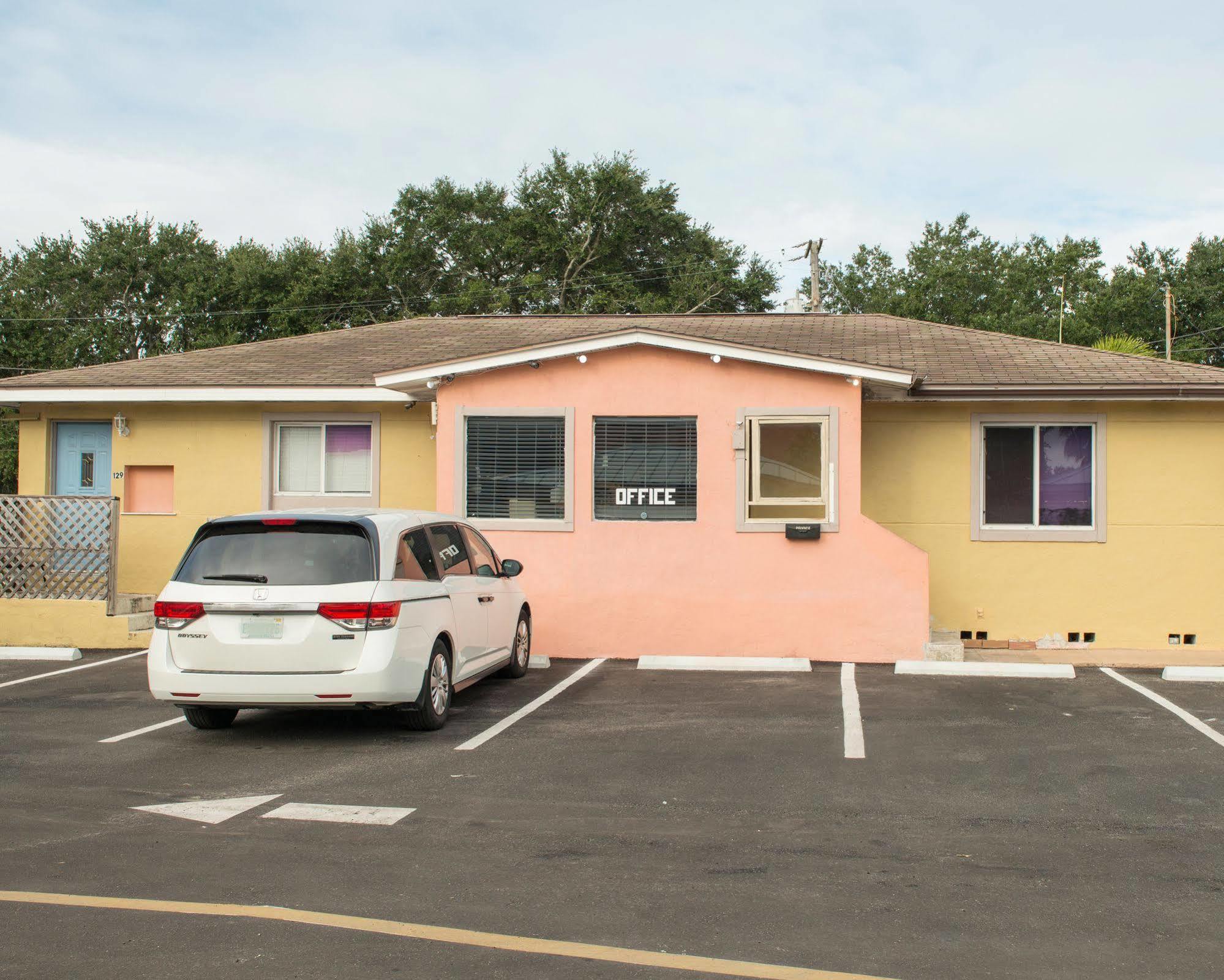 Delux Motel Clearwater