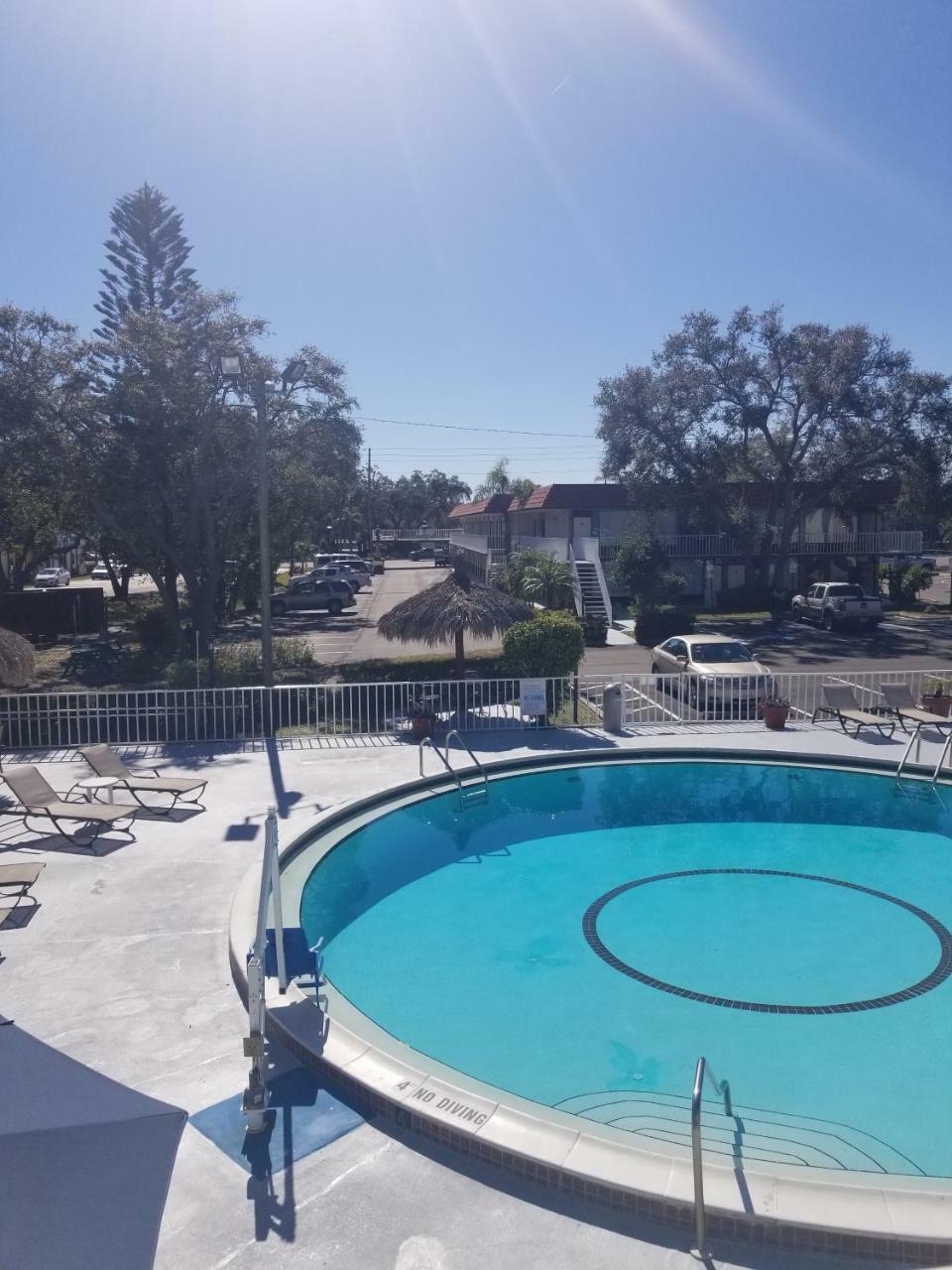 Days By Wyndham Clearwater/central Hotel