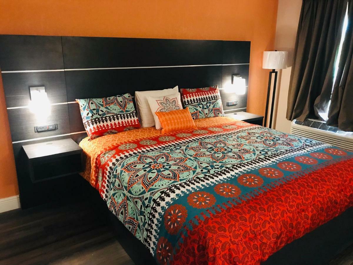 Tropical & Suites, Downtown Motel 3*