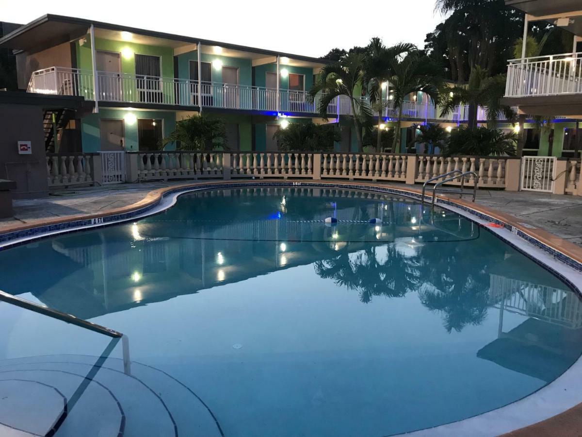 Motel Tropical & Suites, Downtown
