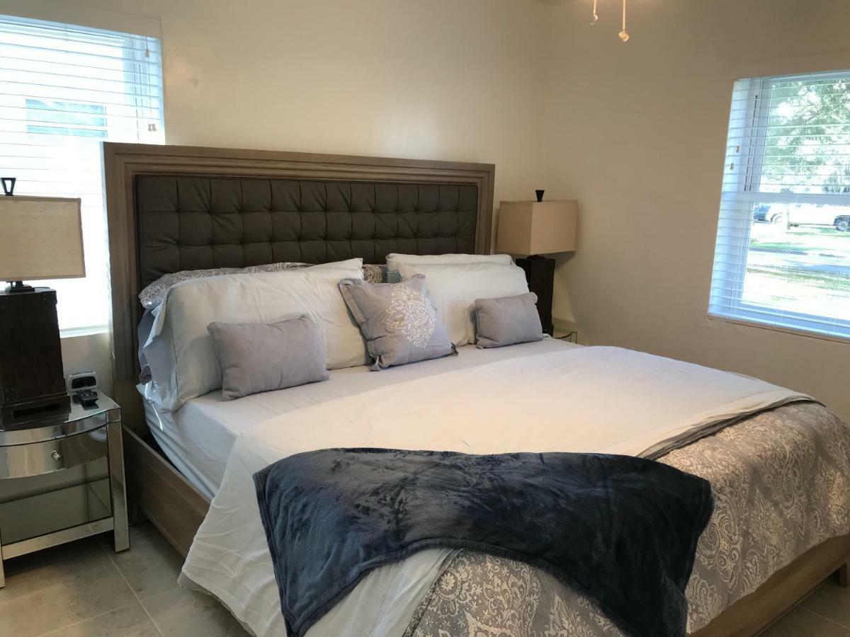 Pine Street Holiday home Clearwater