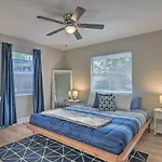 Clearwater Seaside Bungalow Patio And Grill!