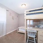 Forever Summer - Entire House! With King Bed!