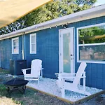 Forever Summer - Entire House! With King Bed!