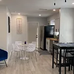 Charming 2-Beds Central Clearwater Apartment With Private Backyard