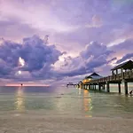 Lovely 2-Bedrooms Central Clearwater Apartment