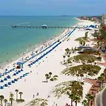 Large 3 Bedroom Home 12 Minutes To Beach