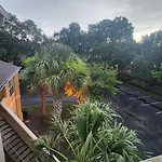 Dream Vacation Lovely Condo Minutes From Beach King Bed Heated Pool Gym