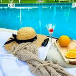 1K Bed Studio Apt With Shared Pool 512