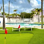 2Q Beds Studio Apt With Shared Pool 18
