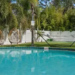 1K Bed Studio Apt With Shared Pool 02