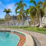 1K Bed Studio Apt With Shared Pool 02