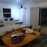 Lenny\'S Cooperative Hostel