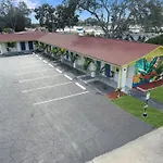 Palm Cove Motel
