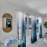 1543 Lakeview Road