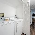 Clearwater Spacious Getaway- Comfort &Convenience