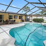 Clearwater House 3 Bedrooms-Pool