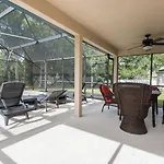 Modern 4 Bedroom House With Swimming Pool