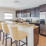 Modern 4 Bedroom House With Swimming Pool