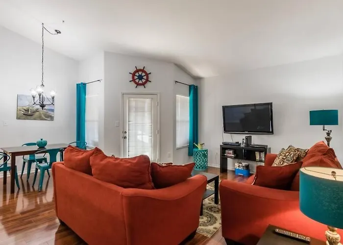 Gorgeous Condo, 2 Bedrooms, 2 Baths, With Pool, Minutes To Clearwater Beach