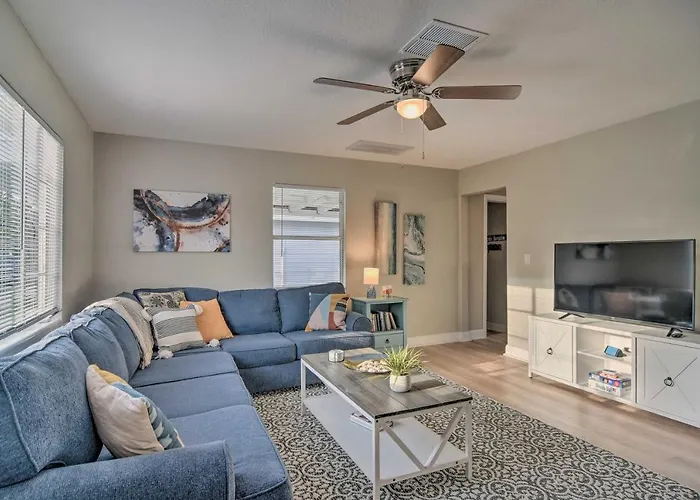 Clearwater Seaside Bungalow Patio And Grill!