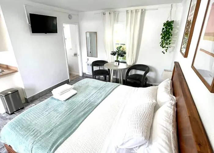 1K Bed Studio Apt With Shared Pool 10