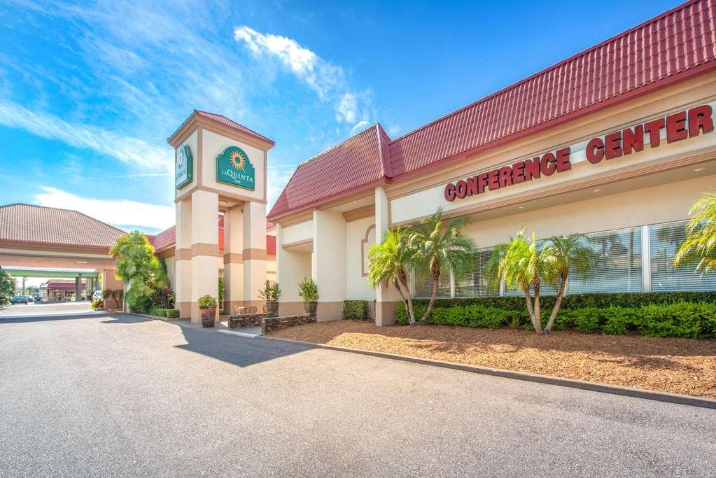 La Quinta By Wyndham Central Hotel Clearwater