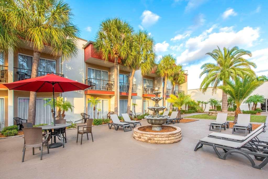 La Quinta By Wyndham Central