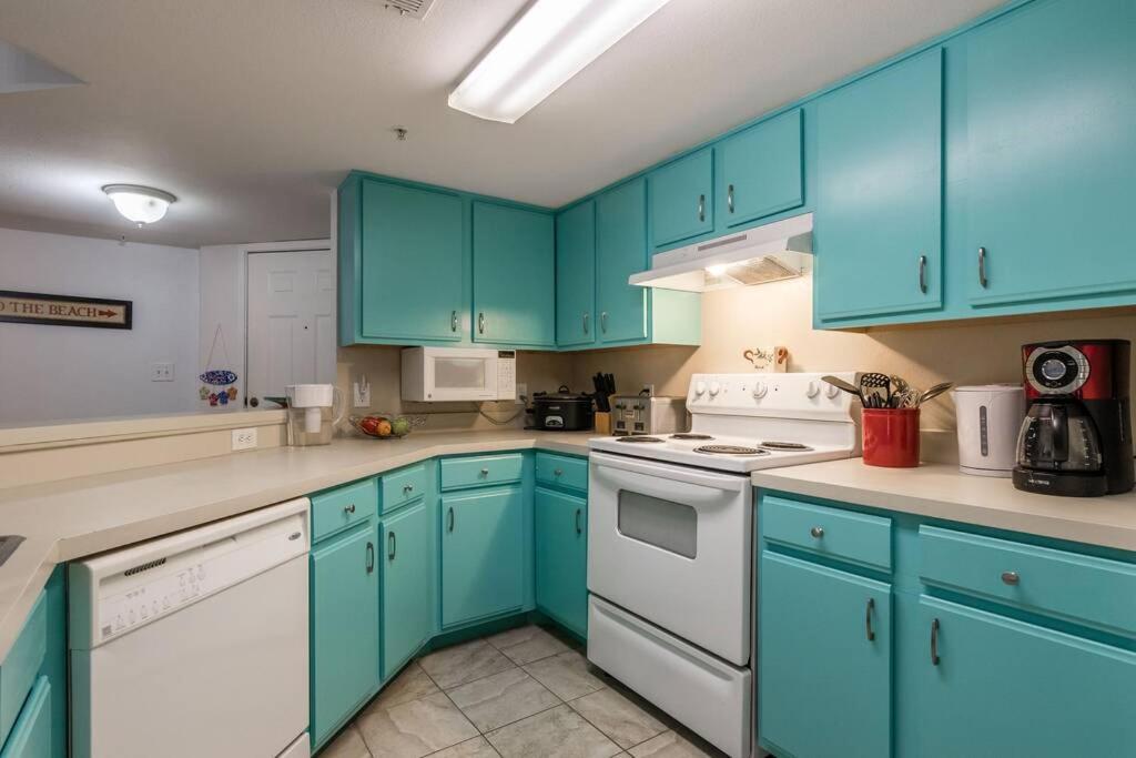 Gorgeous Condo, 2 Bedrooms, 2 Baths, With Pool, Minutes To * Clearwater