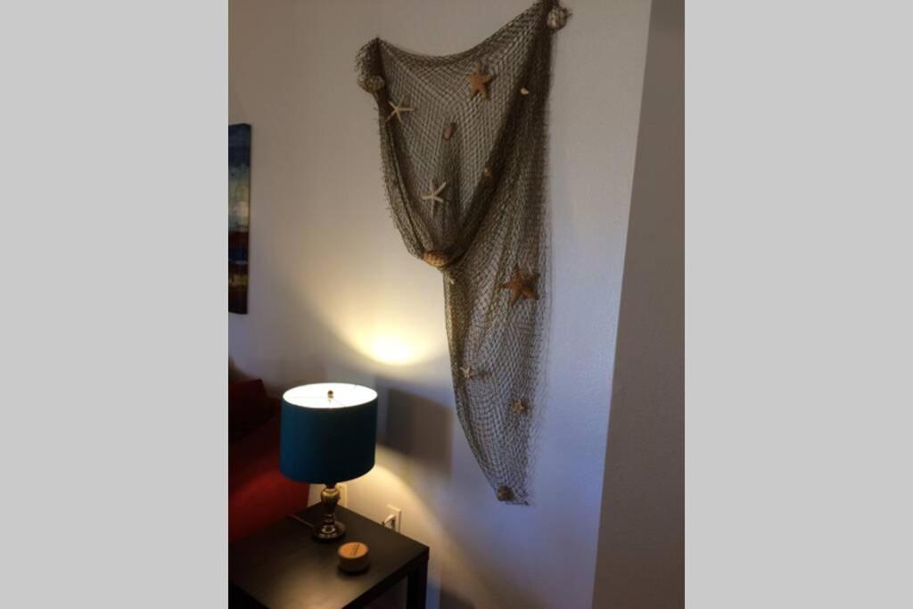 Apartment Gorgeous Condo, 2 Bedrooms, 2 Baths, With Pool, Minutes To *