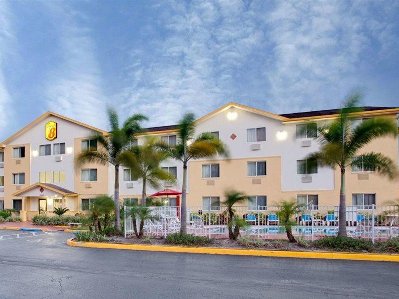 Hotel Super 8 By Wyndham Clearwater/st. Petersburg Airport