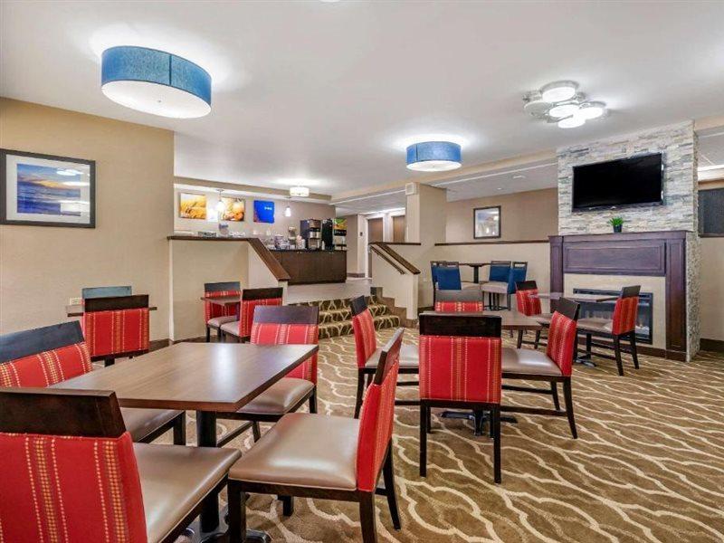 Hotel Comfort & St Pete - International Airport 2*