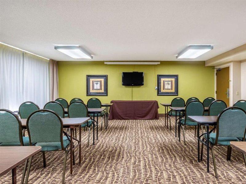Comfort & St Pete - International Airport