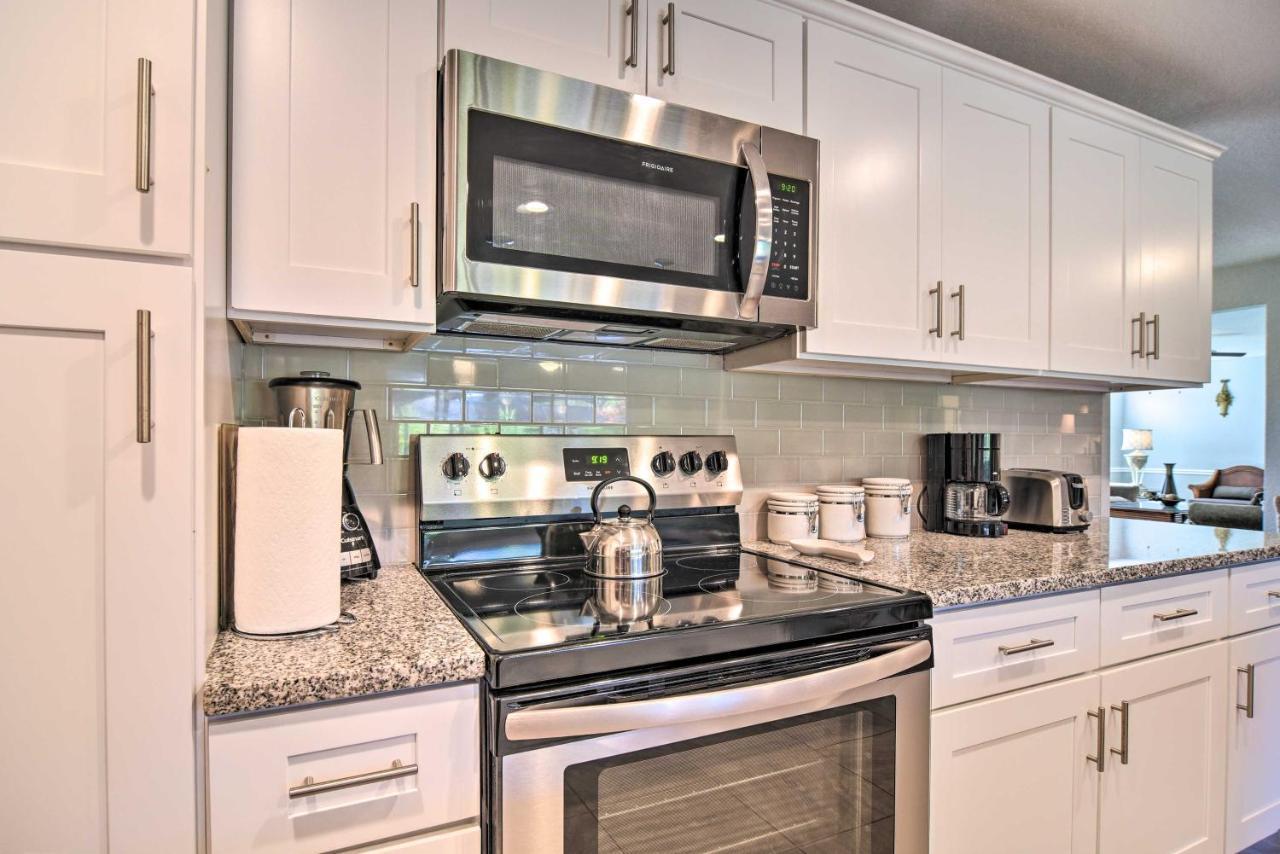 With Private Pool And Patio! Clearwater