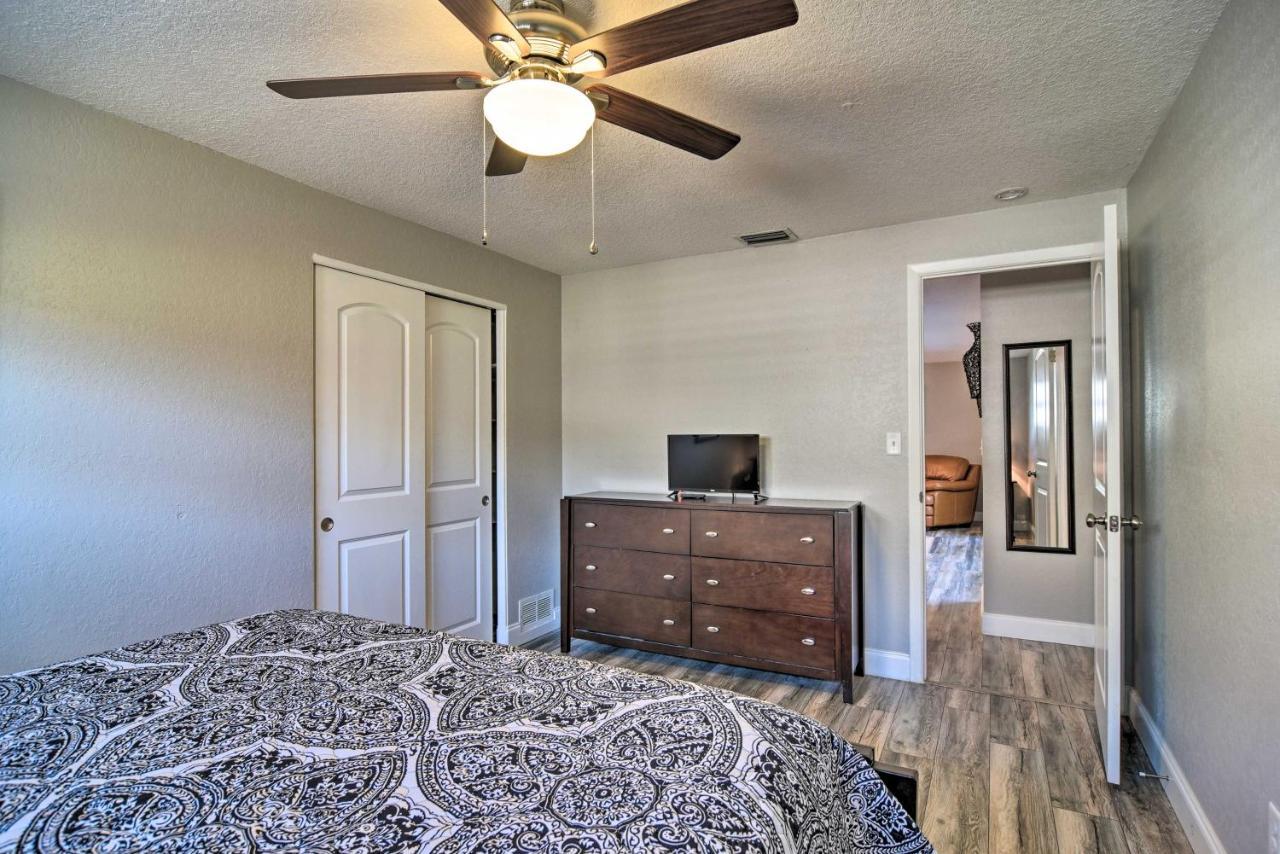 Holiday home With Private Pool And Patio!