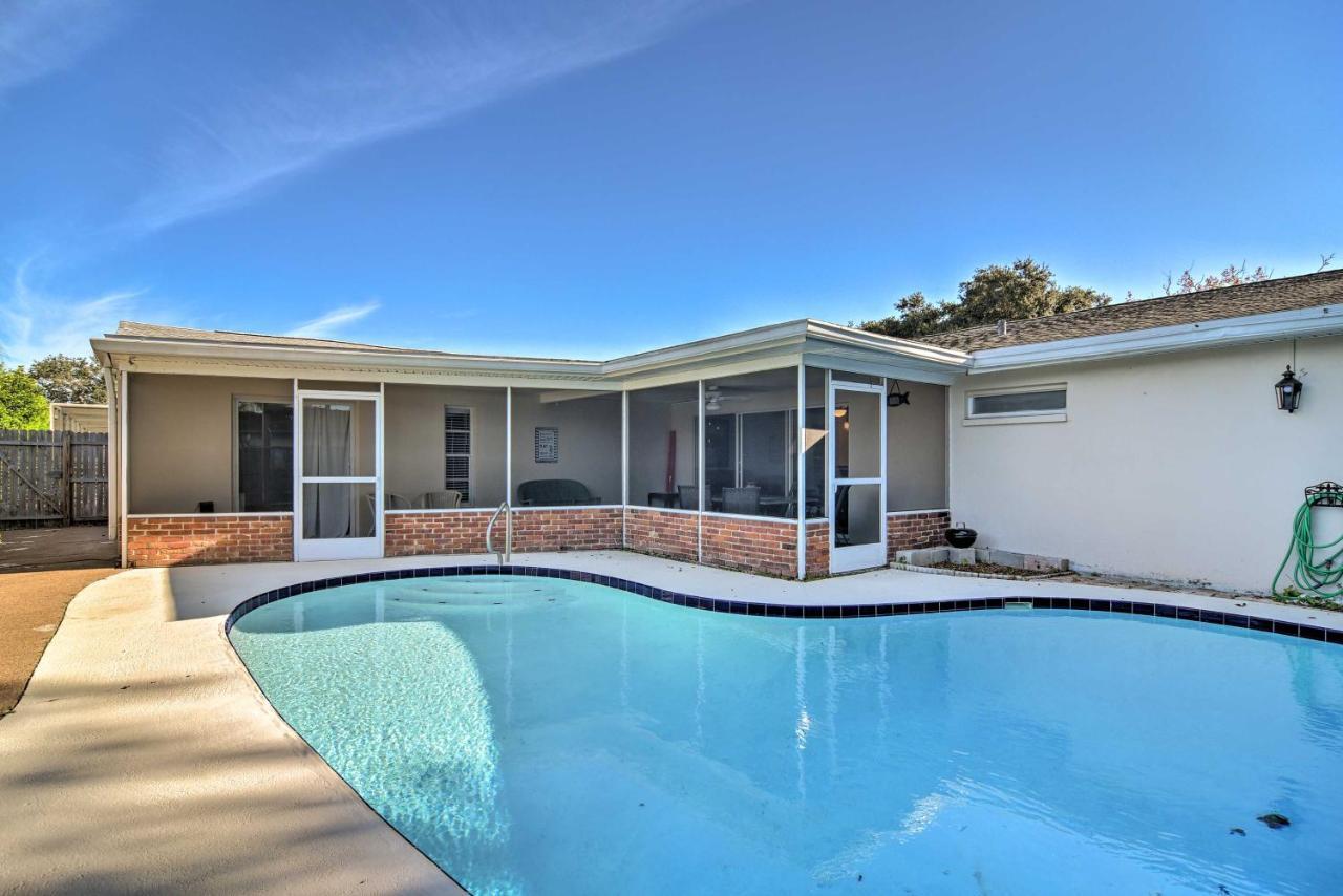With Private Pool And Patio! *
