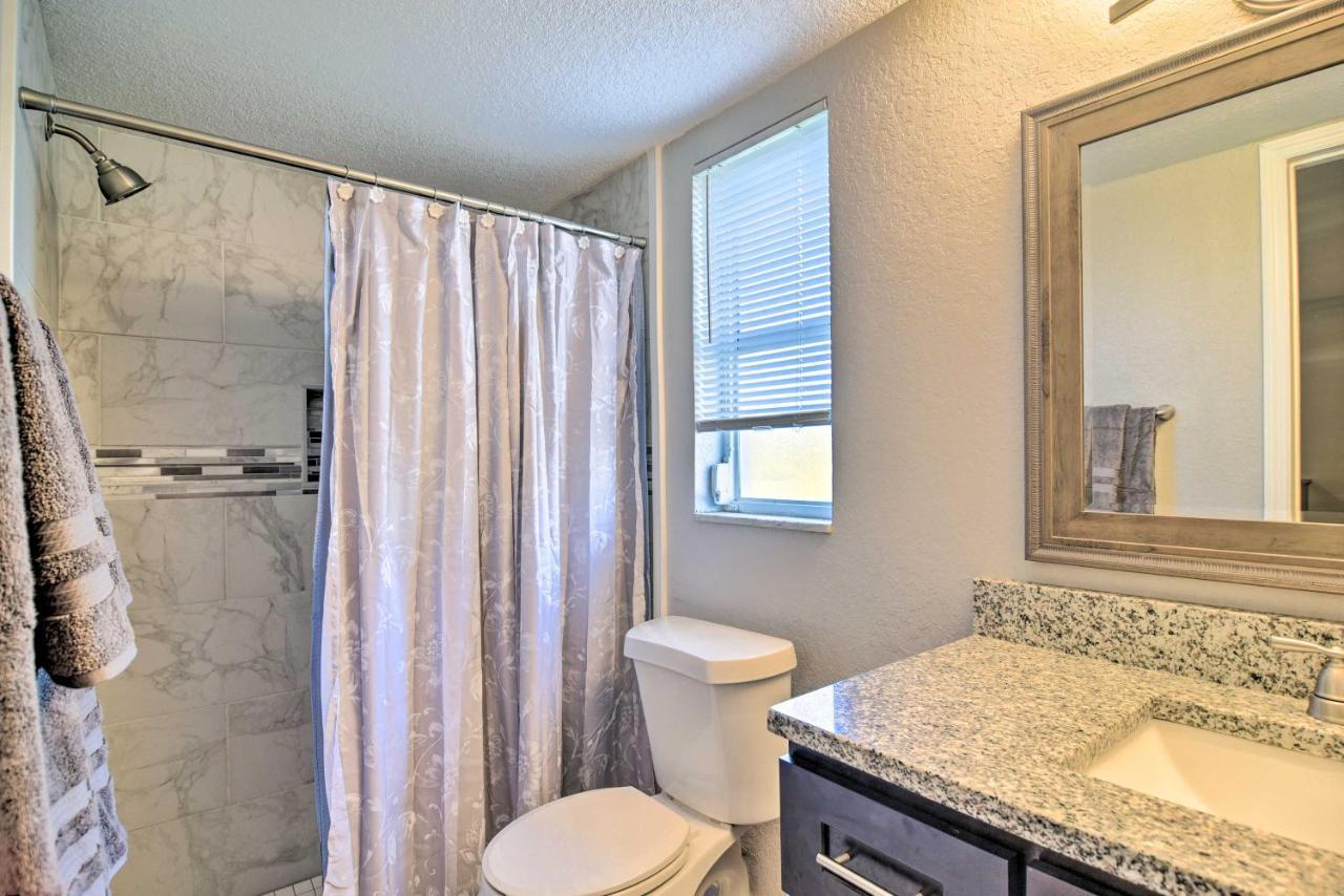 With Private Pool And Patio! Clearwater