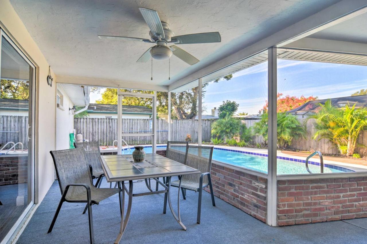 With Private Pool And Patio! Clearwater