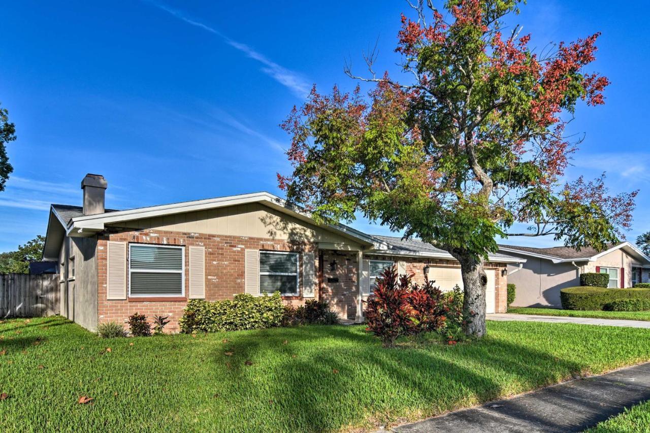 With Private Pool And Patio!