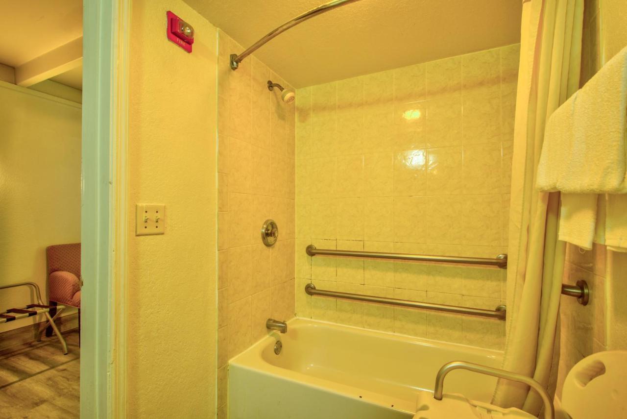 Clearwater Hotel * Clearwater