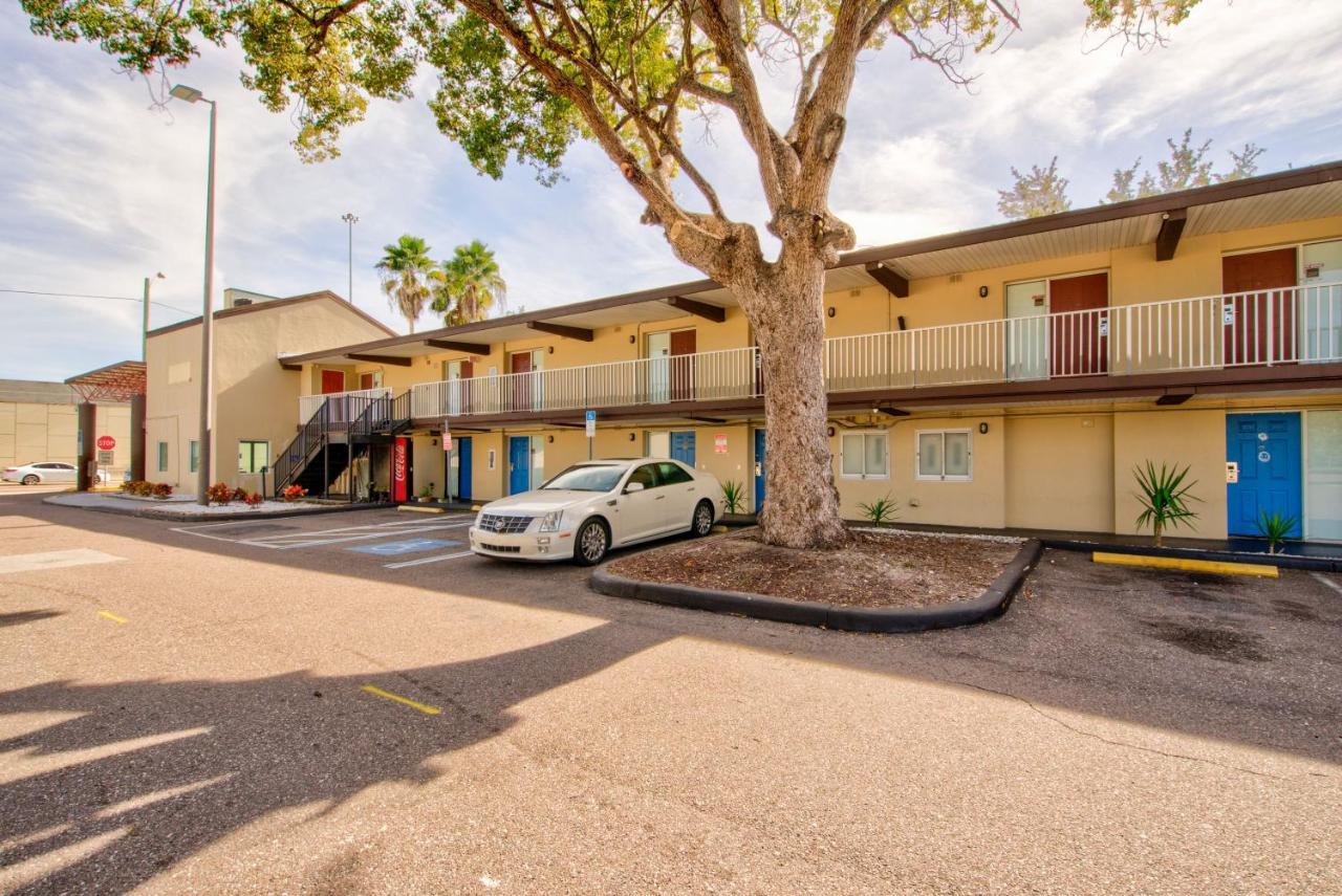 Clearwater Hotel Motel
