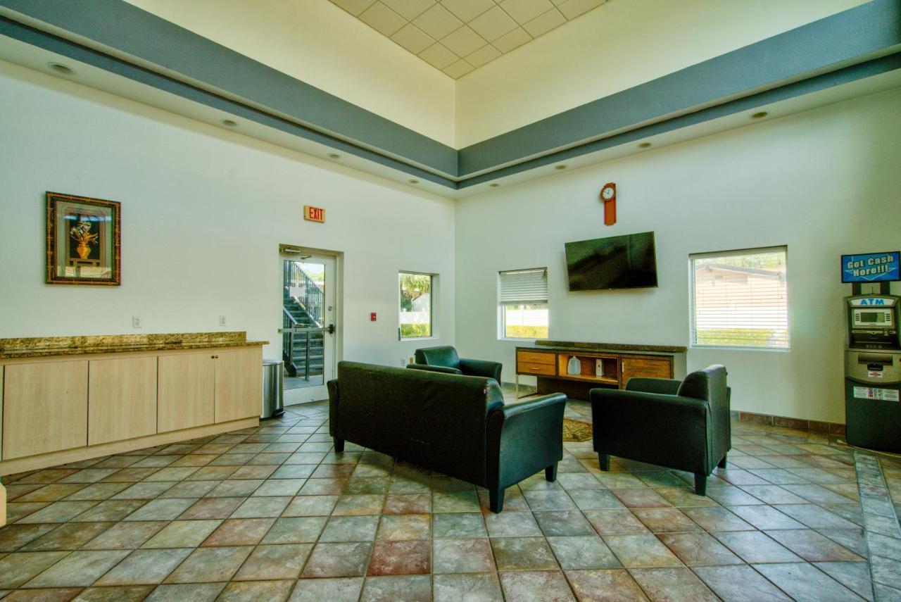 Clearwater Hotel *