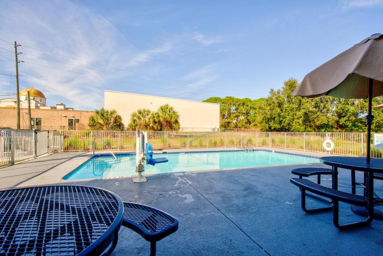 Clearwater Hotel